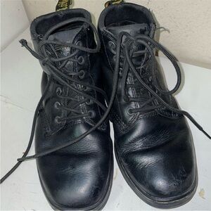 Dr Martens Slip Resistant Safety Boot in good condition size 7 WM’S